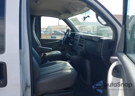 2011 Chevrolet Express 2500 Work Van z USA, uszkodzony, nr VIN 1GCWGFCG1B1189112